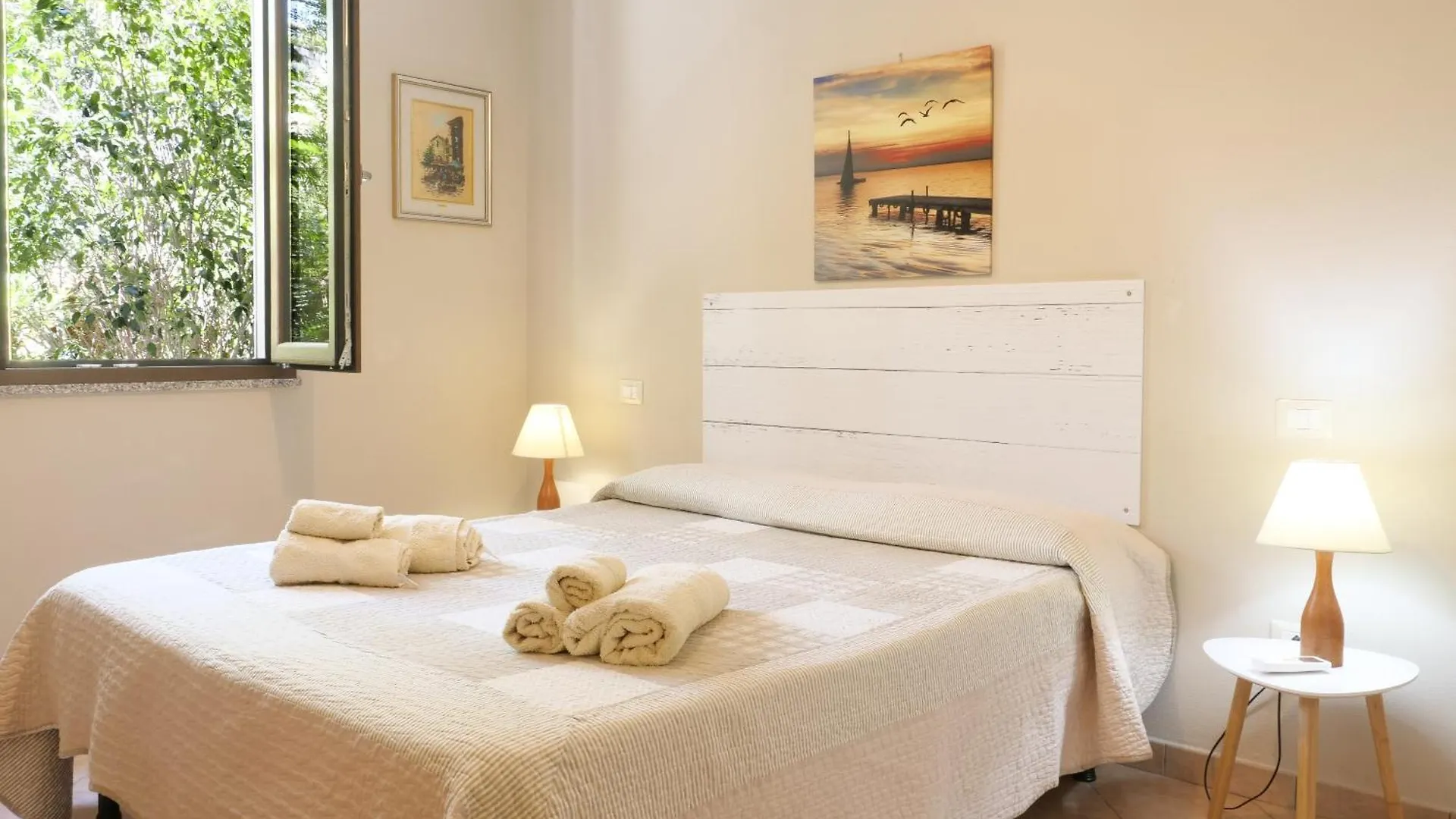 B&B I Colori Di Chia 0*,